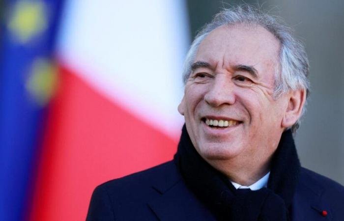 “Al aspirar a la neutralidad de la izquierda, Bayrou no debe perder el apoyo de la derecha”