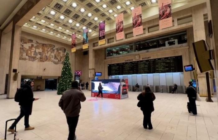 La procesión de manifestantes marcha en Bruselas, todos los vuelos con salida desde Charleroi cancelados a partir del mediodía.