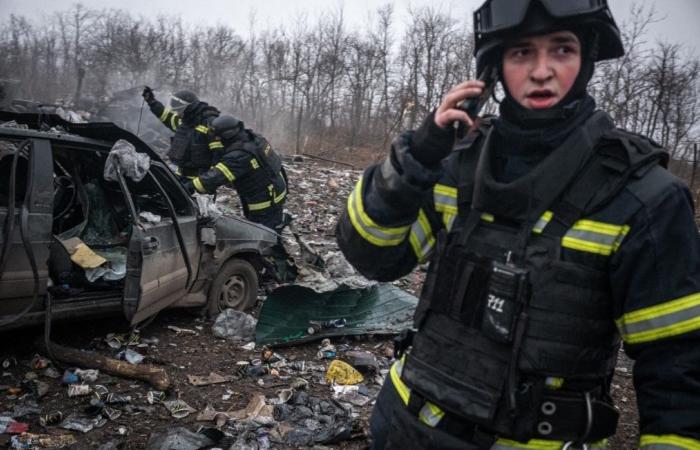 Gran incendio en Rusia tras el ataque con drones ucranianos…