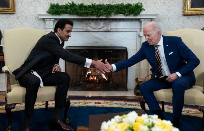 Biden habla con el líder de Qatar mientras las conversaciones sobre rehenes están a punto de concluir