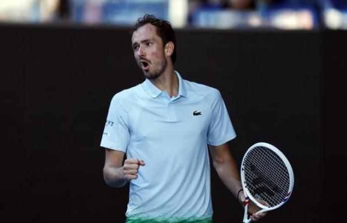 Empujado al quinto set por el 418 del mundo, Daniil Medvedev se clasifica para la segunda ronda del Abierto de Australia