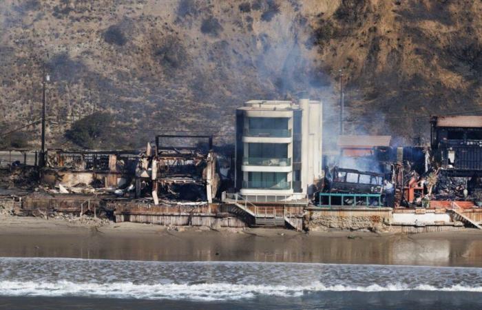 Por qué esta villa en Malibú resistió el fuego