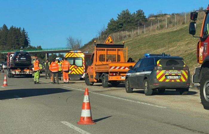 Una persona en emergencia absoluta tras una colisión entre tres vehículos en la RN88