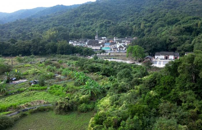 Este pueblo agrícola de 300 años de antigüedad fue abandonado en los años 60. Ahora los residentes están regresando