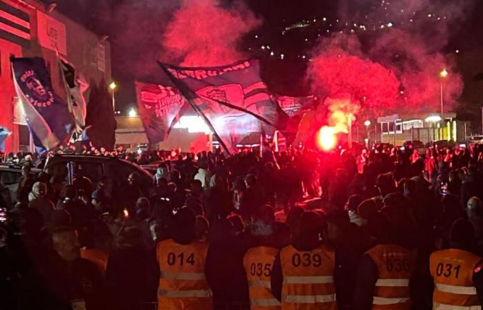 Siete policías heridos tras enfrentamientos con simpatizantes