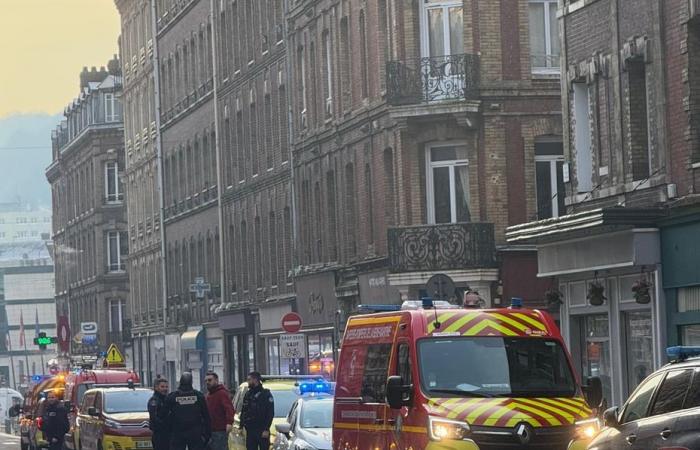 Una furgoneta atropella a ciclistas y huye, dos mujeres gravemente heridas en Rouen