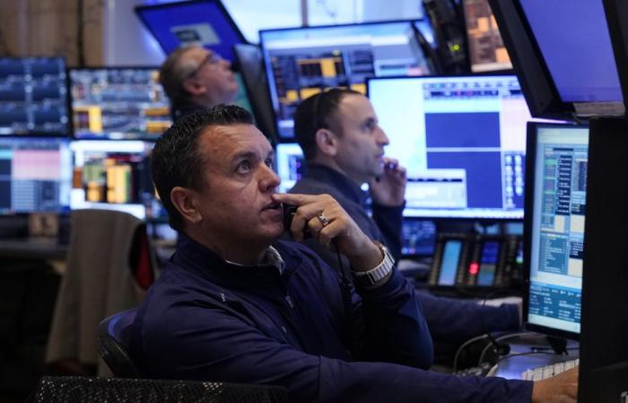 Wall Street cierra sin rumbo claro, el TSX cae