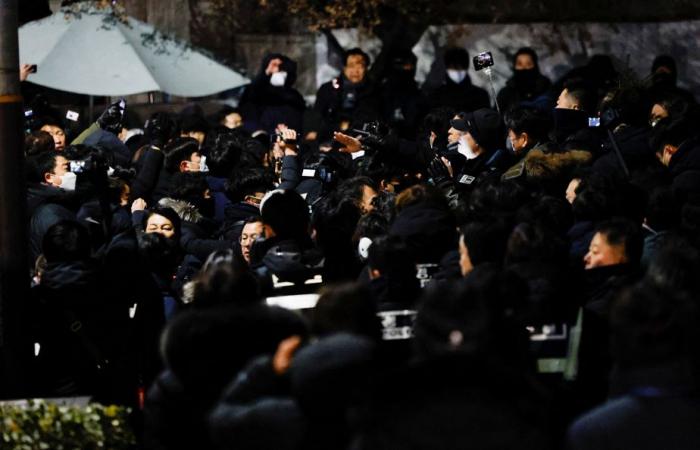 Corea del Sur | Nuevo cara a cara entre los investigadores que acudieron a detener a Yoon y sus guardaespaldas