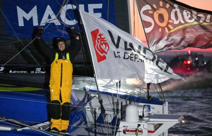 Charlie Dalin cruza la meta y gana la Vendée Globe 2024