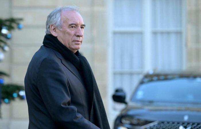 François Bayrou indica que no habrá “ni suspensión ni derogación”, el PS se reúne antes de las 15.00 horas