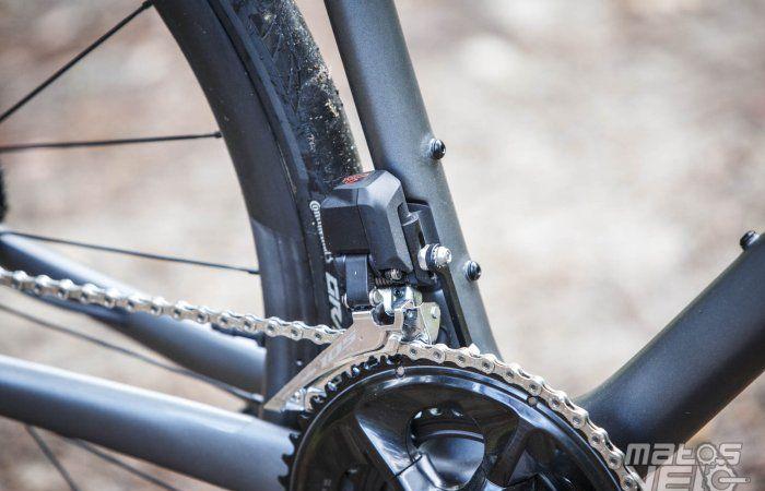 Prueba del grupo Shimano 105 Di2 12V R7150, esto no es amado por error