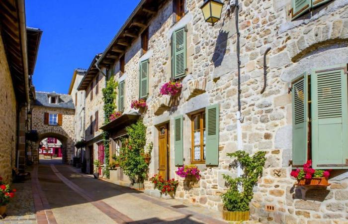 Este pueblo de Cantal se une al prestigioso círculo de los pueblos más bellos de Francia.