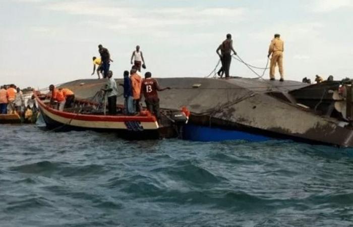 TRES PESCADORES DESAPARECIDOS EN UNA CANOGA QUE SE ENCAJA EN SAINT-LOUIS