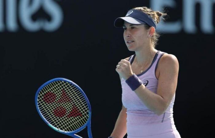 Belinda Bencic (WTA 294) se clasificó para la 16ª ronda. Saint-Galloise dominó a la holandesa Suzan Lamens (77) 6-1 7-6 (7/3) en la segunda ronda – rts.ch