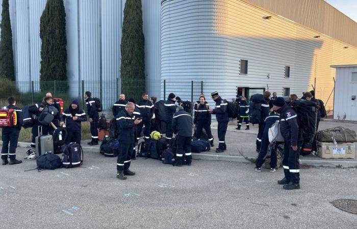 Bomberos del GARD que regresan de Mayotte