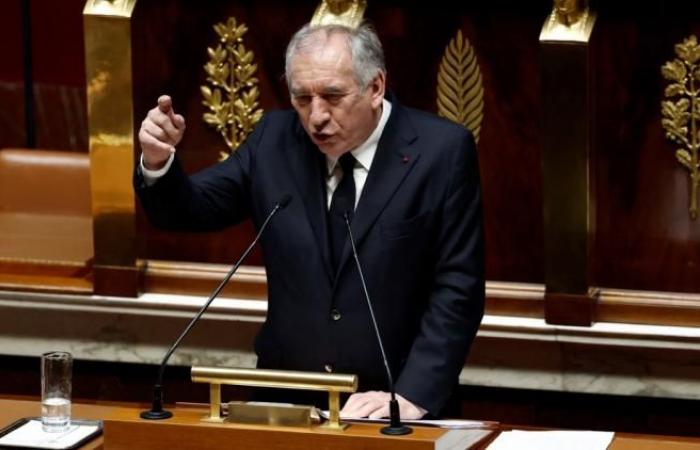 François Bayrou acepta revisar la reforma, los socialistas no descartan la censura