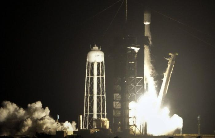 Despegue exitoso de un cohete SpaceX que transportaba sondas a la Luna