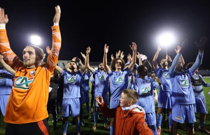 El bonito regalo del presidente de Espaly a sus voluntarios para el partido contra el PSG