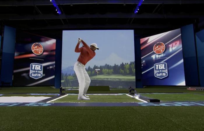 Tiger Woods sube al escenario en una loca fiesta de golf virtual en Florida