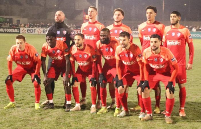 FÚTBOL. Una mirada retrospectiva en vídeo y fotografías a la histórica clasificación del SU Dives-Cabourg en la Copa de Francia