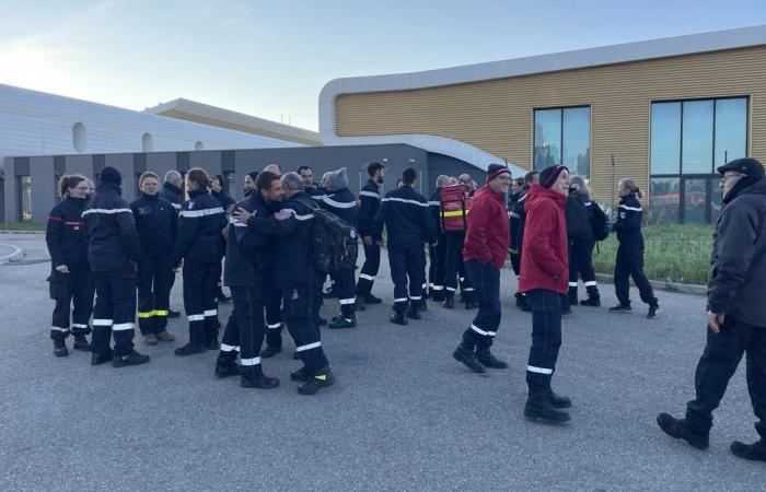 Bomberos del GARD que regresan de Mayotte