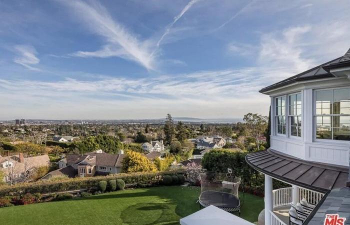 cómo luce su villa nunca vendida en Pacific Palisades