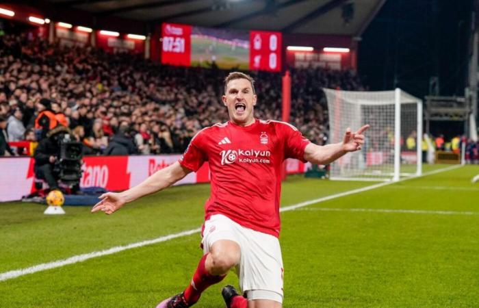 Nottingham Forest y Chris Wood quieren más – Premier League – J21 – Nottingham Forest-Liverpool