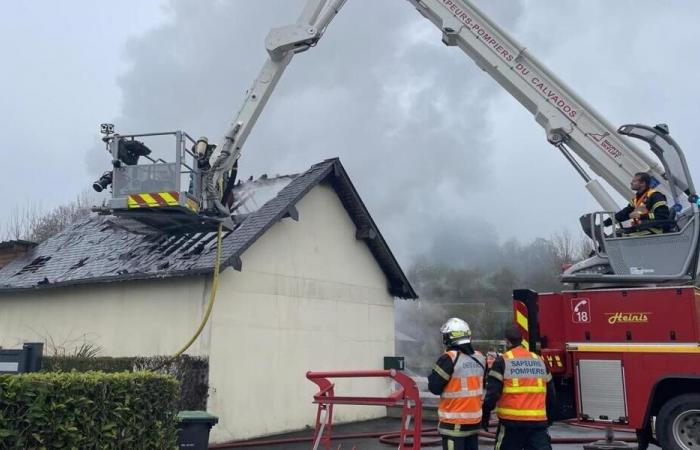 Ouilly-le-Vicomte. Incendio de vehículos se extiende a propiedad privada