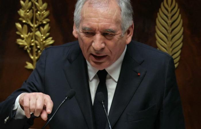 El gobierno de Bayrou afronta este jueves su primera prueba.