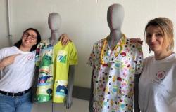 La asociación de Orleans Hospi’Cool renueva las blusas de los cuidadores en los hospitales