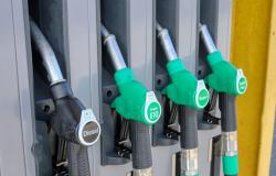 ¿Por qué aumenta el precio del combustible en primavera?