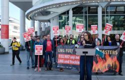 “Ni un céntimo más para la energía fósil”, exigen activistas opuestos al GNL