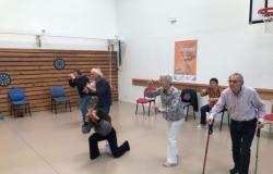 Enfermedad de Parkinson: “¡Los hacemos bailar!”, la danzaterapia como tratamiento en el hospital de Dreux