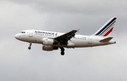 “Pensé que el avión iba a explotar”: pasajeros de un vuelo Los Ángeles-París desembarcaron tras un “olor a calor”