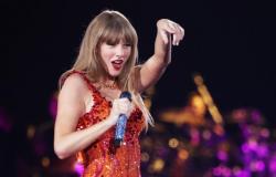 En imágenes, los looks chispeantes de Taylor Swift en el escenario