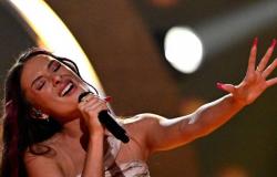 En Eurovisión, el concursante israelí fue rodeado de silbidos y aplausos