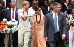 En imágenes, Meghan Markle y el príncipe Harry, felices como reyes en Nigeria