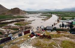 Más de 300 muertos tras inundaciones repentinas