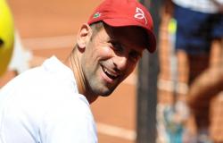 Roma: Djokovic lleva… ¡casco para evitar incidentes!
