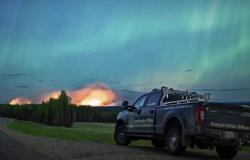 Canadá: Ciudad de Columbia Británica evacuada en medio de amenaza de violento incendio forestal