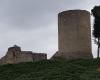 La puerta de la torre Bridiers, clasificada monumento histórico en Creuse, ha sido degradada