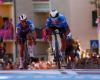 Vuelta a Italia: Pelayo Sánchez priva a Julian Alaphilippe de la victoria al sprint
