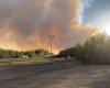 Incendio forestal cerca de Fort Nelson, Columbia Británica, duplica su tamaño
