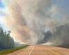 Incendio forestal: Miles de personas obligadas a evacuar en Fort Nelson, B.C.