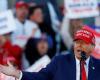 Donald Trump lanza una canción antimigrante, “la Serpiente”, durante una reunión