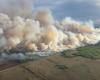 cientos de incendios arden, miles de residentes evacuados