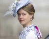 Lady Louise destacó con su vestido de flores en memoria de la coronación de su tío Carlos III.
