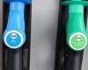 Los precios de los combustibles, tema inflamable de la campaña legislativa, caen desde abril
