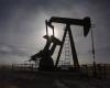 El petróleo sube ligeramente, entre especulaciones y riesgos geopolíticos