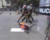 Al menos una persona muerta a manos de la policía en Nairobi, incendio en el recinto del Parlamento
